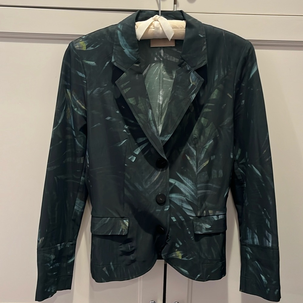 Lanvin green leaf pattern short jacket. Size 38